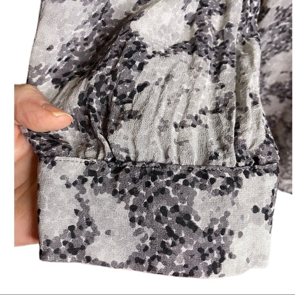 Joie Women's Size M Long Sleeve Silk Top Grey Black Print Button Down - Picture 4 of 10